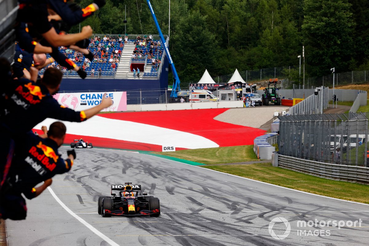 Max Verstappen, Red Bull Racing RB16B, 1° posizione
