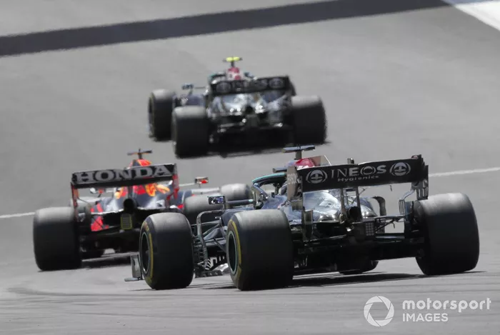 Valtteri Bottas, Mercedes W12, Max Verstappen, Red Bull Racing RB16B, Lewis Hamilton, Mercedes W12
