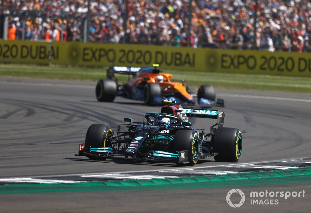 Valtteri Bottas, Mercedes W12, Lando Norris, McLaren MCL35M