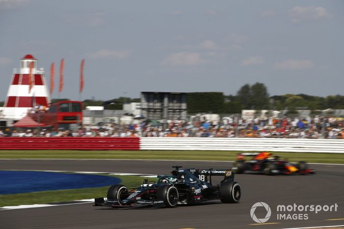 Lance Stroll, Aston Martin AMR21, Sergio Pérez, Red Bull Racing RB16B