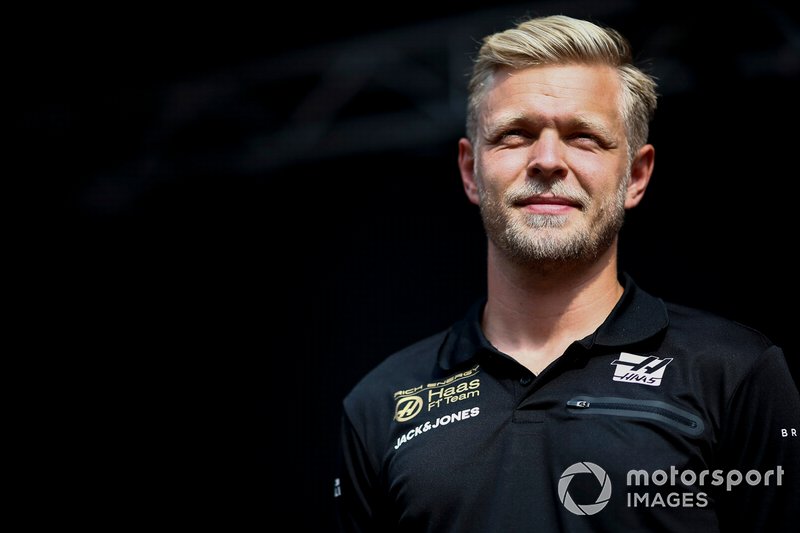 Kevin Magnussen, Haas F1 n stage in the fan zone