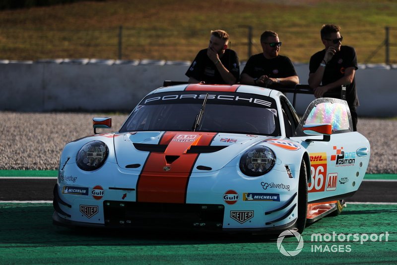 #86 Gulf Racing Porsche 911 RSR: Michael Wainwright, Benjamin Barker