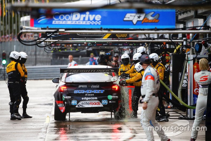 Возгорание Holden ZB Commodore Ника Перката, Brad Jones Racing