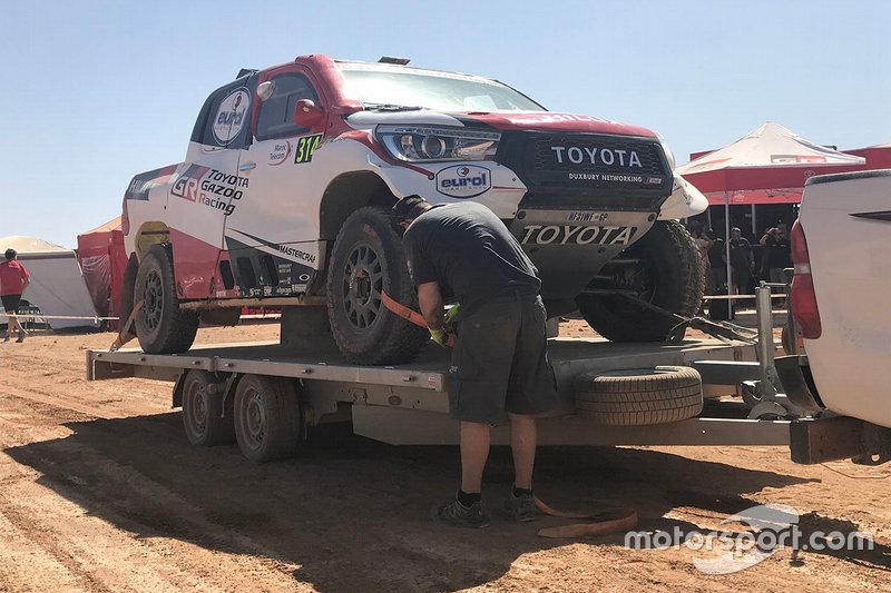 #314 Toyota Gazoo Racing Toyota Hilux: Fernando Alonso, Marc Coma, después del accidente