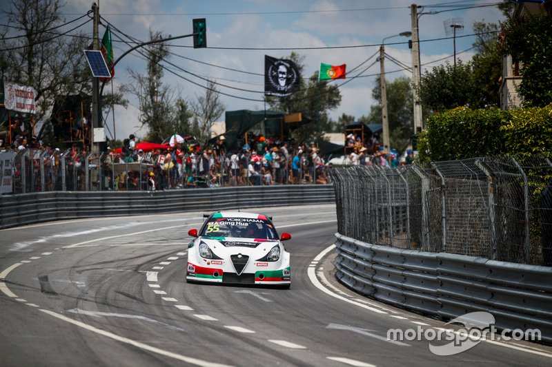 Ma Qing Hua, Team Mulsanne Alfa Romeo Giulietta TCR