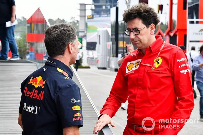 Christian Horner, Team Principal, Red Bull Racing e Mattia Binotto, Team Principal Ferrari 
