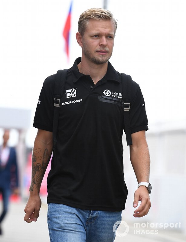 Kevin Magnussen, Haas, arrives at the track