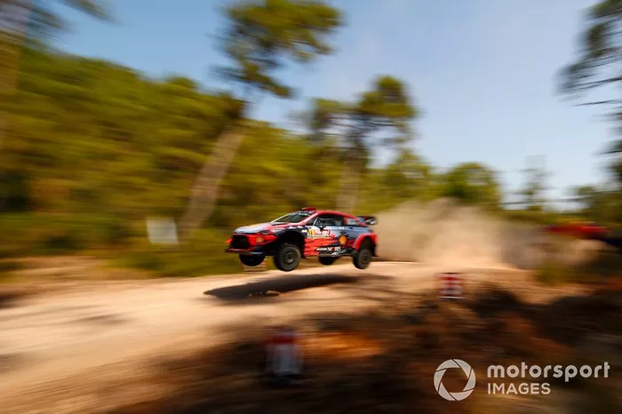 Thierry Neuville, Nicolas Gilsoul, Hyundai Motorsport Hyundai i20 Coupe WRC