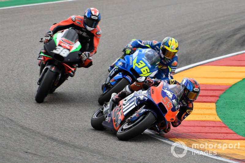 Hafizh Syahrin devant Joan Mir et Bradley Smith