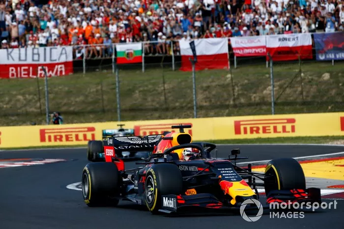 Max Verstappen, Red Bull Racing RB15, Lewis Hamilton, Mercedes AMG F1 W10 