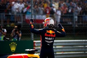 Pole Sitter Max Verstappen, Red Bull Racing celebraties in Parc Ferme