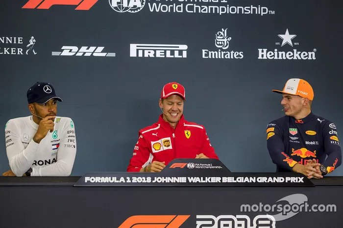 Sebastian Vettel, Ferrari, Lewis Hamilton, Mercedes AMG F1, y Max Verstappen, Red Bull Racing