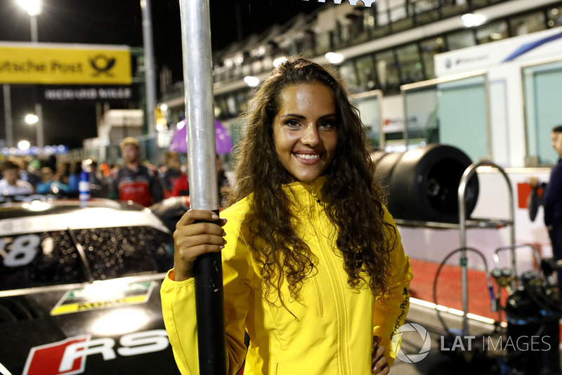 Chica de la parrilla Loic Duval, Audi Sport Team Phoenix