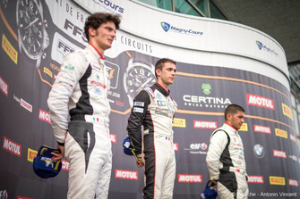 Podyum: Yarış galibi Julien Andlauer, 3. Ayhancan Güven, Attempto Racing