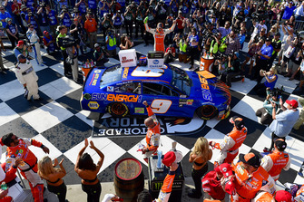 Winner Chase Elliott, Hendrick Motorsports Chevrolet