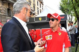 Maurizio Arrivabene, Ferrari Team Principal e Sebastian Vettel, Ferrari