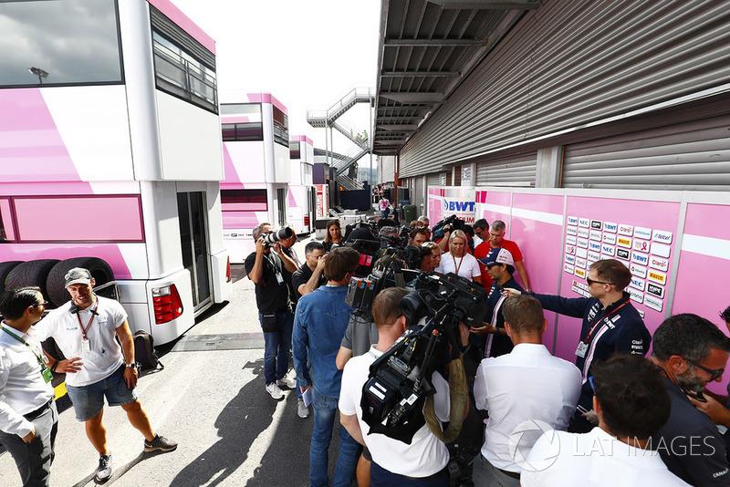 Sergio Perez, Force India, parle aux médias