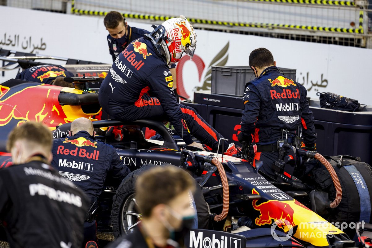 Max Verstappen, Red Bull Racing RB16, tiba di grid