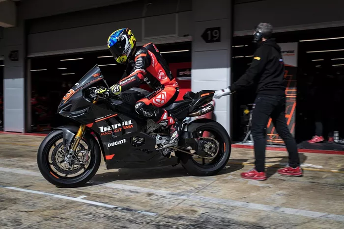 Tito Rabat en el equipo Barni Racing