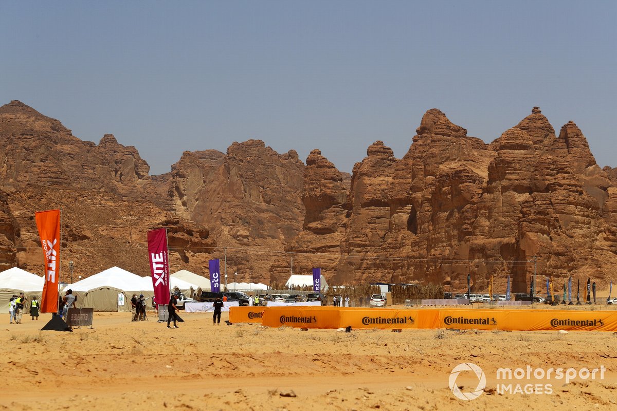 Vista del pitlane del Desert XPrix