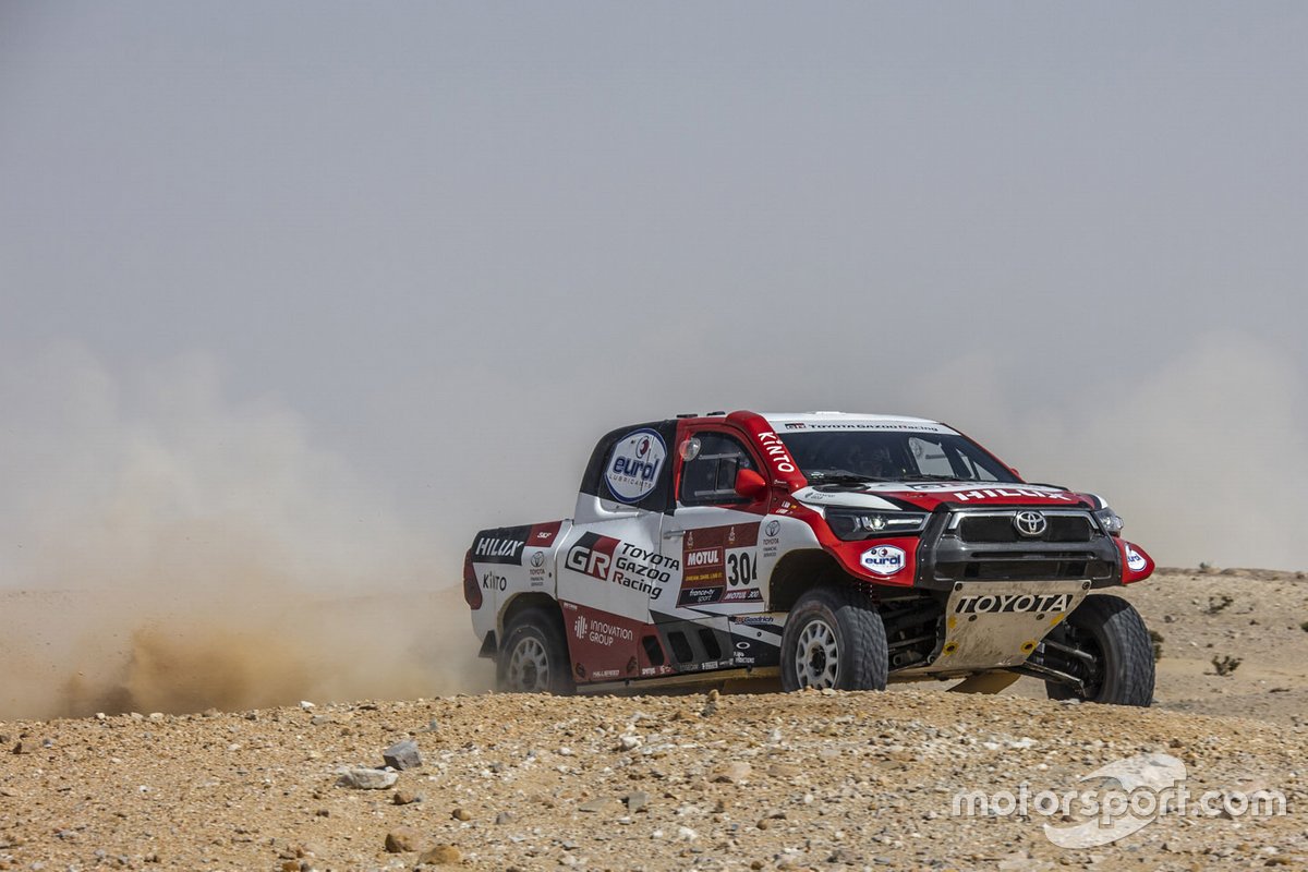 #304 Toyota Gazoo Racing Toyota Hilux: Giniel de Villiers, Alex Haro