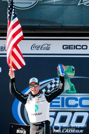 Race winner Brad Keselowski, Team Penske, Ford Mustang