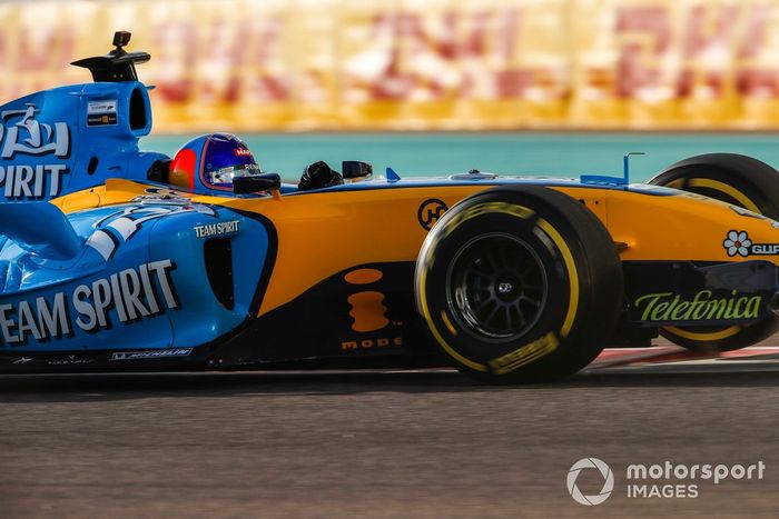 Fernando Alonso i Renault R25