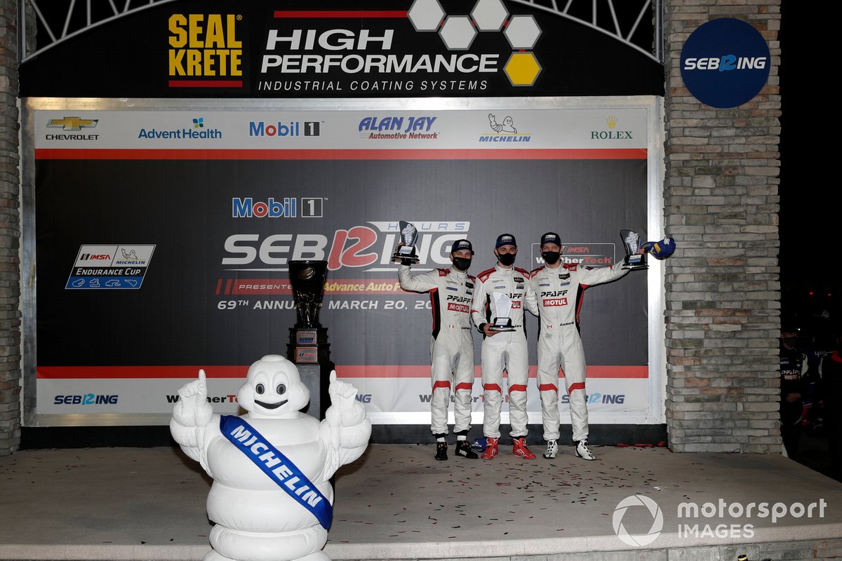 Podio: #9 Pfaff Motorsports Porsche 911 GT3R, GTD: Zacharie Robichon, Laurens Vanthoor, Lars Kern