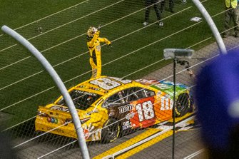 Race winner Kyle Busch, Joe Gibbs Racing Toyota