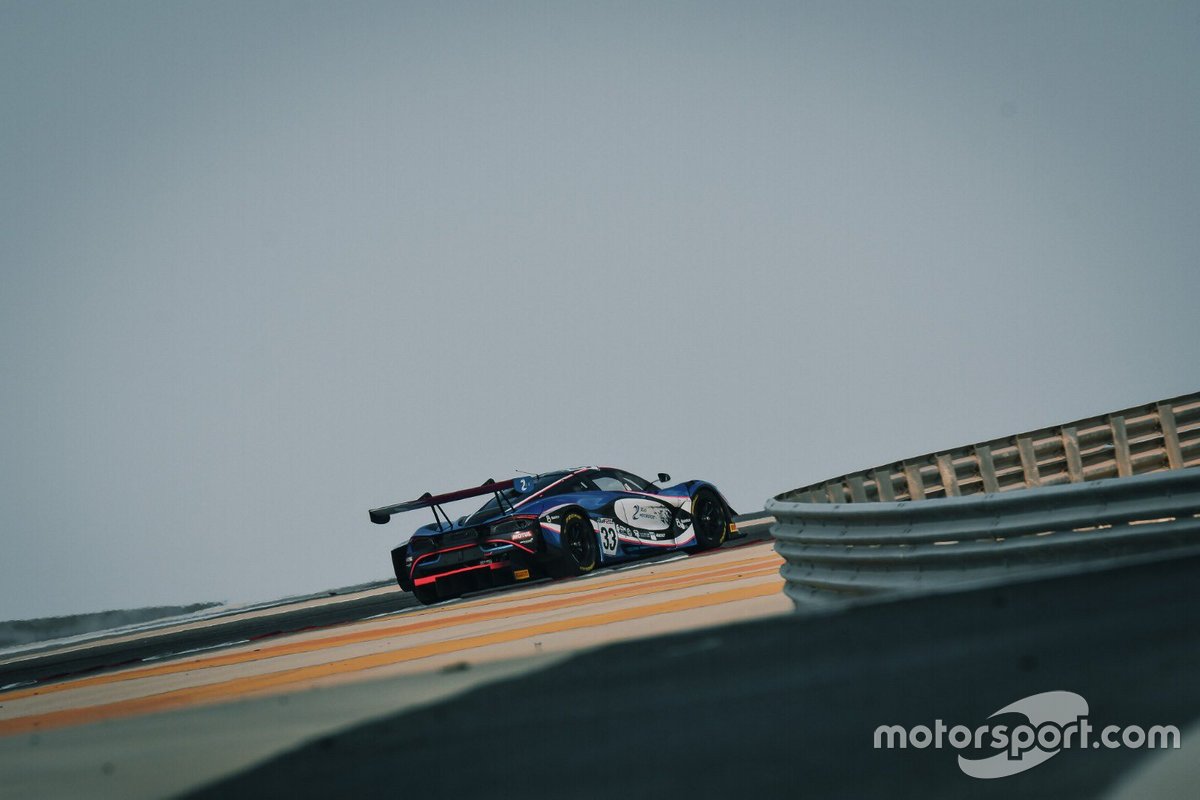 #33 2 Seas Motorsport, McLaren 720S GT3: Isa Bin Abdullah Alkhalifa, Ben Barnicoat, Martin Kodric
