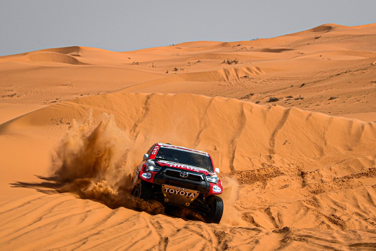 #304 Toyota Gazoo Racing: Giniel De Villiers, Alex Haro