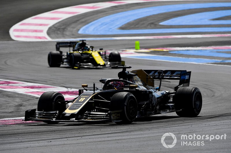 Grosjean se enfada cuando le adelanta Ricciardo