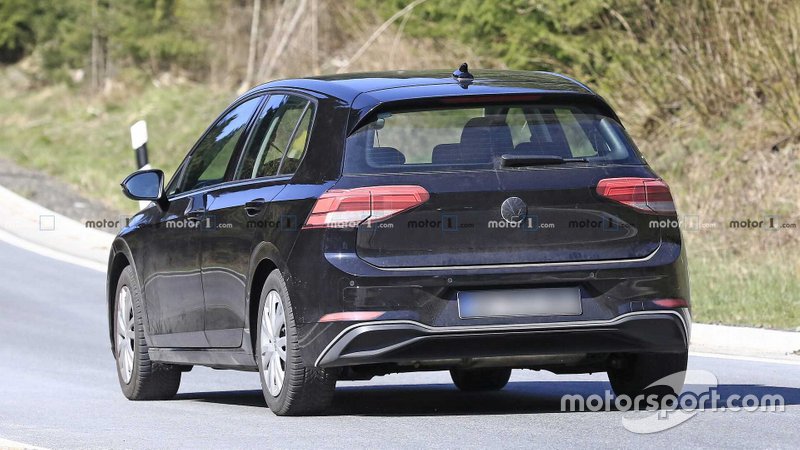 Шпигунське фото VW Golf 2020 року