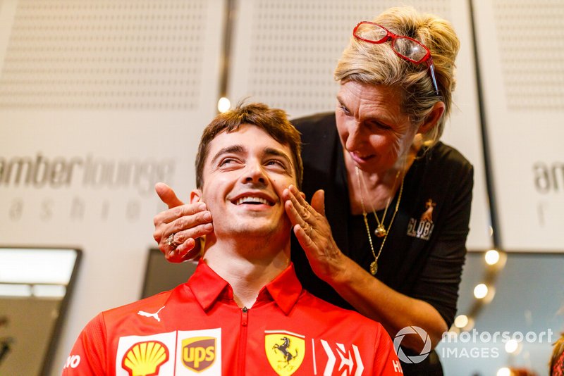 Charles Leclerc, Ferrari, viene truccato