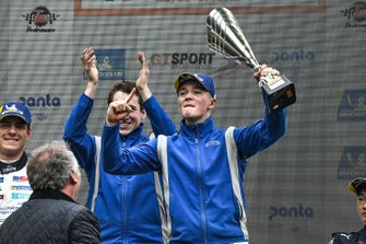 Yarış galibi Billy Monger, Carlin