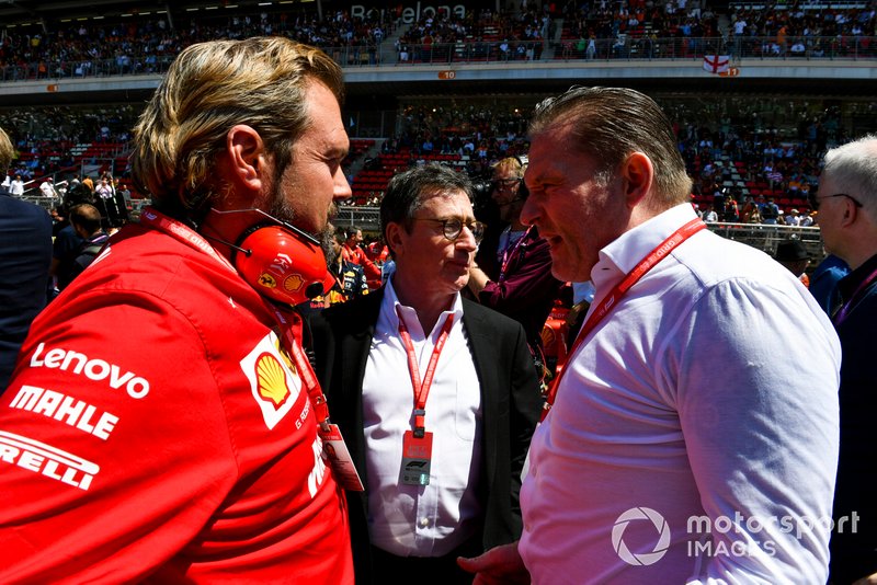 Gino Rosato, Ferrari, talks with Jos Verstappen on the grid