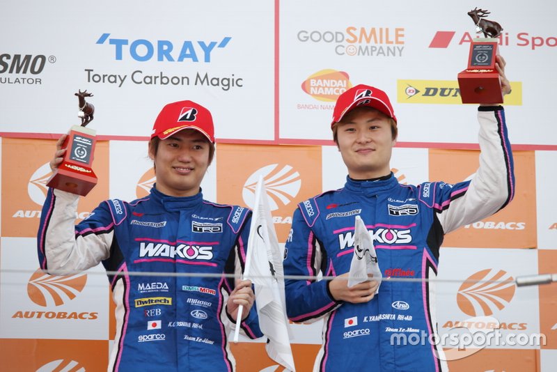 Super GT, pilotos: Kenta Yamashita, Kazuya Oshima