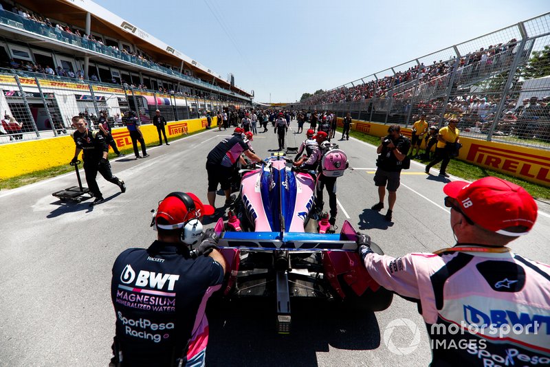 Lance Stroll, Racing Point RP19, arrives on the grid