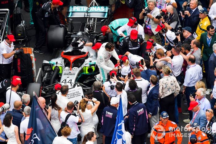 Para 2020 se reduce a 40 personas por competidor el número de trabajadores que podrán estar en la parrilla antes de la carrera