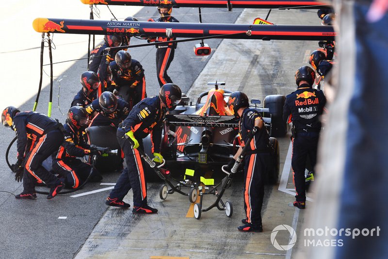 Max Verstappen, Red Bull Racing RB15, in the pits