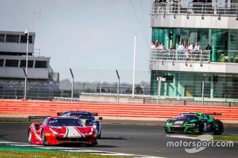 #52 AF Corse Ferrari 488 GT3: Niek Hommerson, Louis Machiels, Andrea Bertolini