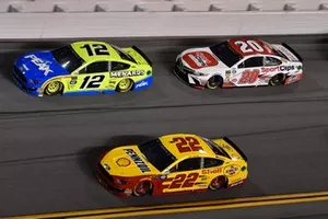 Ryan Blaney, Team Penske, Ford Mustang Menards/Peak, Joey Logano, Team Penske, Ford Mustang Shell Pennzoil, Erik Jones, Joe Gibbs Racing, Toyota Camry Sport Clips