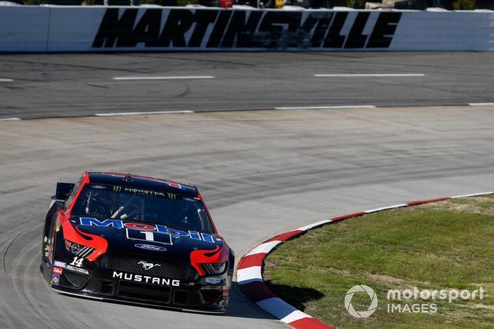 Clint Bowyer, Stewart-Haas Racing, Ford Mustang Mobil 1 / Rush Truck Centers