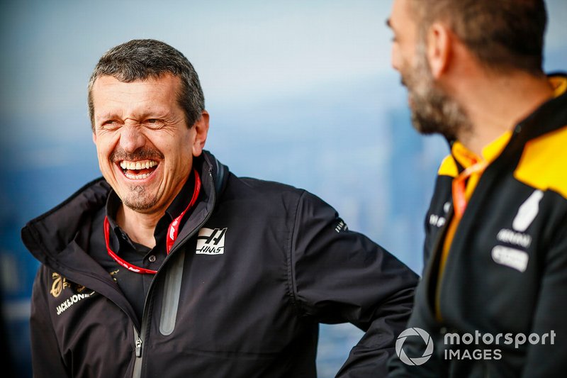 Guenther Steiner, Team Principal Haas F1, Cyril Abiteboul, Managing Director Renault F1 Team