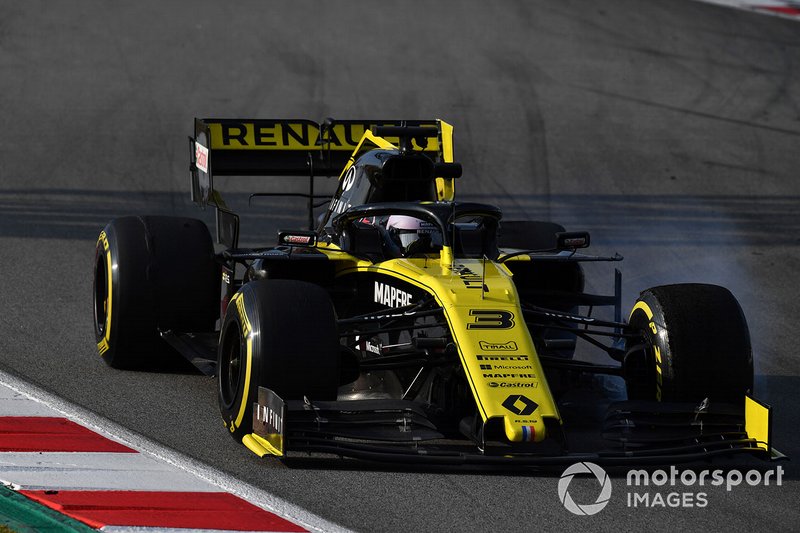 Daniel Ricciardo, Renault F1 Team R.S. 19 locks up
