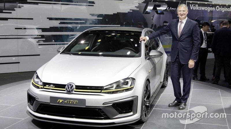 Volkswagen Golf R 400 на автосалоні в Китаї