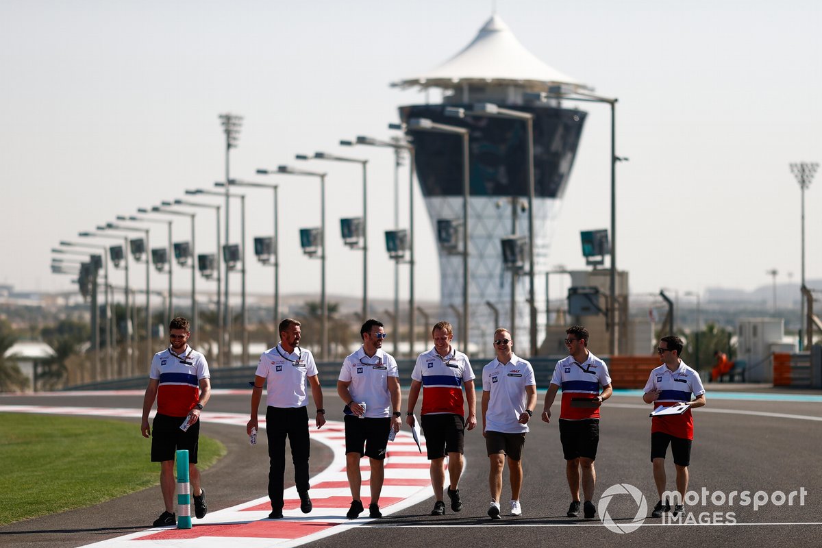 Nikita Mazepin, Haas F1, recorre la pista