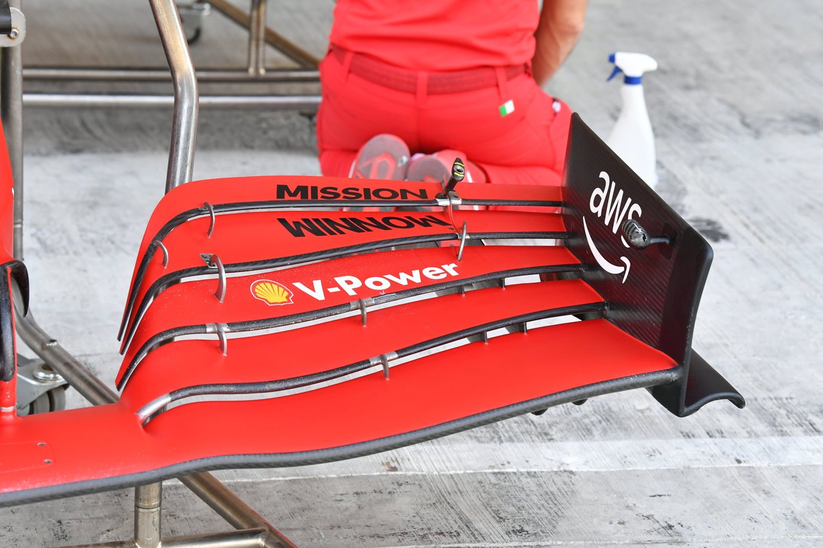 Detalle del alerón delantero del Ferrari SF21