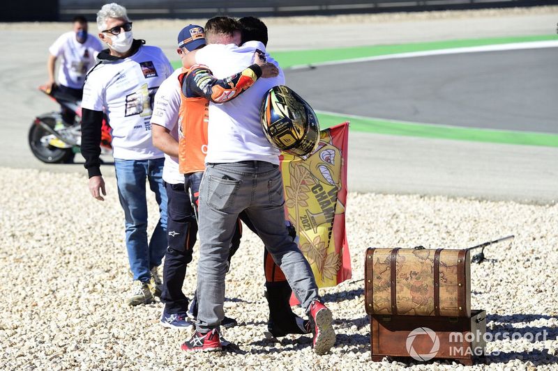 El ganador de la carrera y campeón del mundo Pedro Acosta, Red Bull KTM Ajo