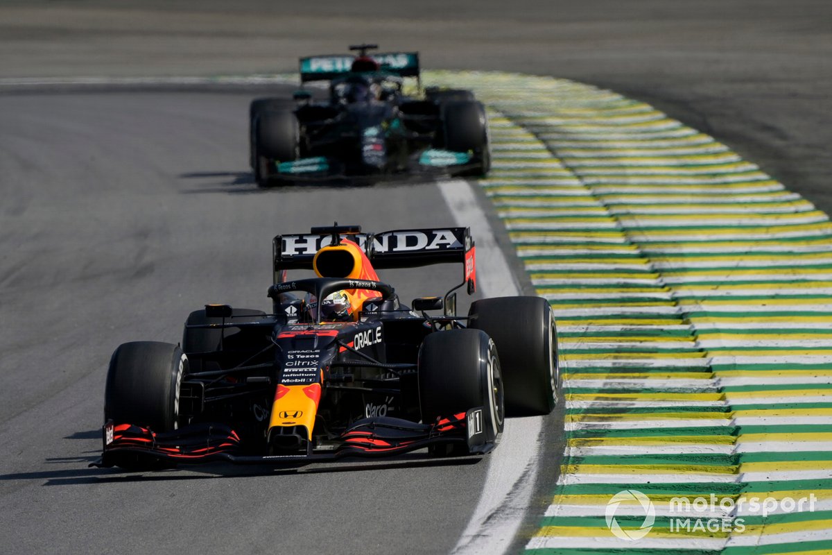 Max Verstappen, Red Bull Racing RB16B, Lewis Hamilton, Mercedes W12
